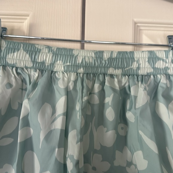 Nwt Kate spade athlete splash mesh inset shorts medium - Picture 2 of 14